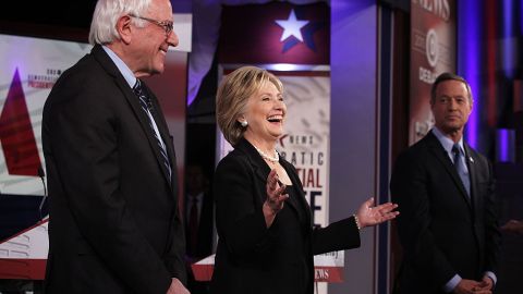 Los candidatos presidenciales demócratas, el senador Bernie Sanders y Hillary Clinton, ya tienen sus corridos mexicanos.