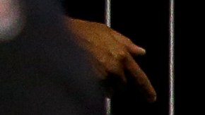 Luego del partido del domingo pasado, Peyton Manning ingresó en un túnel lleno de cuestionamientos sobre su futuro.