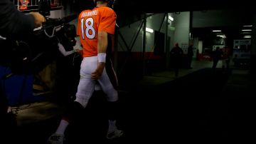 Luego del partido del domingo pasado, Peyton Manning ingresó en un túnel lleno de cuestionamientos sobre su futuro.