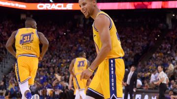 Stephen Curry, el MVP de la NBA lidera a un equipo que ha logrado la mejor racha en la historia de la liga en un arranque de temporada.