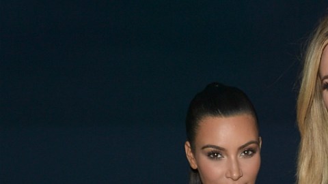 Khloé, de 31 años, asegura que su hermana trata de convencerla para que tome esa decisión.