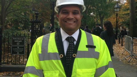 El Dr. Feniosky Peña-Mora se desempeña como el Comisionado de Diseño y Construcción de la Ciudad. Además es profesor de la Universidad de Columbia.
