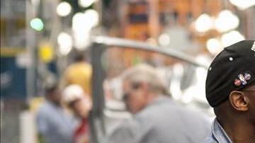 La industria y la minería son los dos sectores donde el crecimiento del empleo está más comprometido./Efe