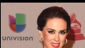 Jacky Bracamontes y Roselyn Sánchez serán las presentadoras del evento.