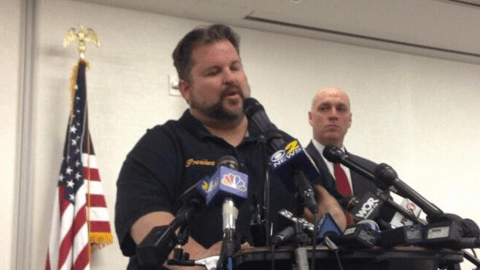 John Samuelsen, presidente de la Union de Trabajadores de Tránsito Local 100, pide más seguridad y control en las estaciones de subway de la región en vista de las amenazas terroristas.