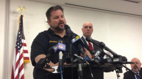 John Samuelsen, presidente de la Union de Trabajadores de Tránsito Local 100, pide más seguridad y control en las estaciones de subway de la región en vista de las amenazas terroristas.