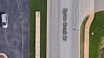 El estanque en Body Manor, en Michigan, como se ve en Google Maps.