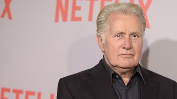 El actor Martin Sheen apoya al 100% a su hijo Charlie, sobre todo ahora que admitió ser VIH positivo.