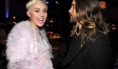 Miley ha mantenido relaciones sentimentales con hombres y mujeres.