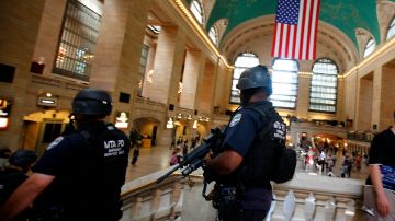 Unidades anti terroristas del NYPD fueron desplegadas en lugares estratégicos como Grand Central.