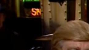 Donald Trump (centro), rodeado de actores que lo encarnan en 'SNL', durante el monólogo del sábado.