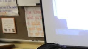 DOE indició que los estudiantes aprenden de las diversas experiencias y culturas de sus otros compañeros.