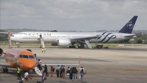 El avión tuvo que aterrizar de emergencia.