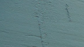 Jorge Diaz trabajador de la construccion muestra su nueva identificacion municipal que le permite sacar una cuenta de banco.
Foto Credito: Mariela Lombard / El Diario.