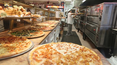 Pizzería en Nueva York/Archivo.