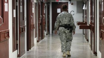 La prisión de Guantánamo se estableció en 2002 para interrogar y juzgar a sospechosos de crímenes de guerra.