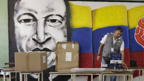Los venezolanos votarán en centros de votación ubicados en colegios. En los públicos es probable que haya imágenes de Chávez.