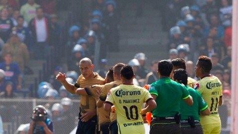 Los americanistas se querían comer vivo a Verón.