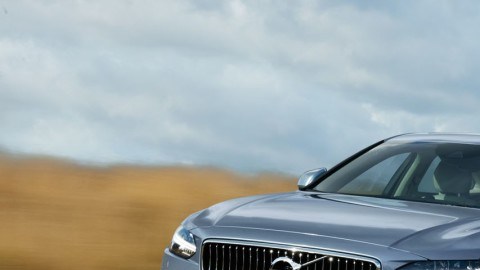 2017_Volvo_S90