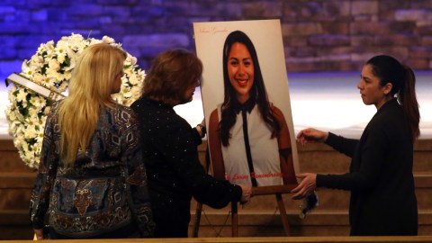 La joven Nohemí González, de Los Angeles, fue asesinada en los ataques terroristas en París. Los jóvenes hispanos están más dispuestos a alistarse para luchar contra ISIS y a alistarse en general en las Fuerzas Armadas.