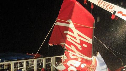 El avión se estrelló en las aguas de la isla de Borneo.