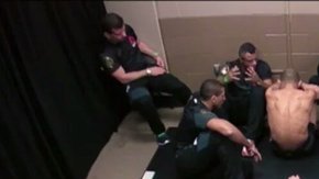 José Aldo en el vestidor luego de su devastadora derrota. Una imagen dice más que mil palabras.