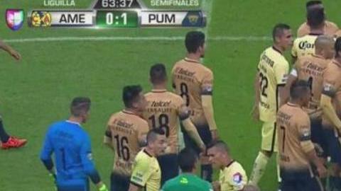 Bronca en el Azteca.