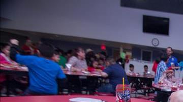 Los menores migrantes merecen asistencia educativa.