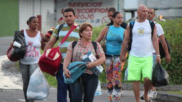 CIENTOS DE CUBANOS TRATAN DE REUBICARSE EN HOTELES EN PANAMÁ