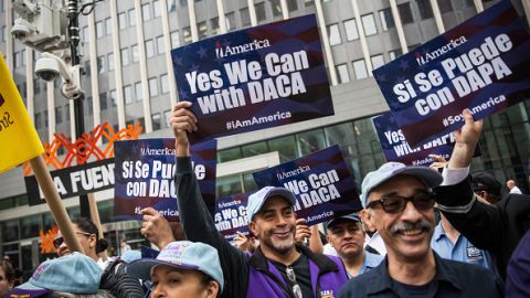 Los programas DACA y DAPA beneficiarían a millones de inmigrantes indocumentados.