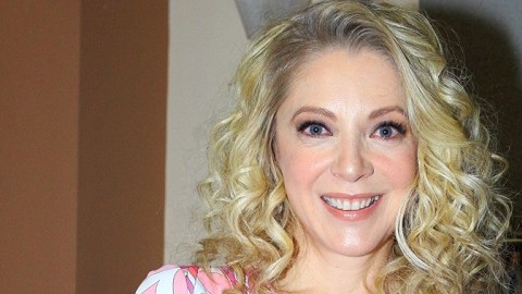 La actriz Edith González está a semanas de regresar a la televisión, por Telemundo.