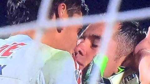 La escena que le dio la vuelta al mundo.