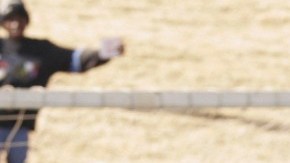 Kobe Bryant se ha mantenido cerca del fútbol. Aquí en un campamento con futbolistas sudafricanos en el marco del Mundial de 2010.