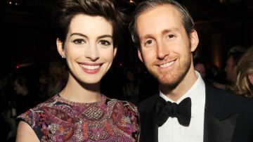 Actress Anne Hathaway (L) and actor Adam Shulman
