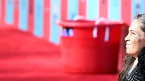 La actriz nació con un desorden genético conocido como agenesia sacra.