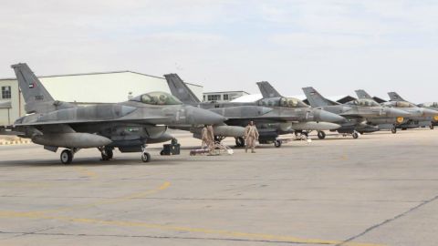 Un presunto ataque con cohetes en contra de fuerzas estadounidenses en la base aérea Al Asad, en Irak.