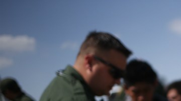 Estas imágenes fueron tomadas el pasado verano, cuando los agentes de la frontera con México detuvieron a inmigrantes que intentaban cruzar a EEUU.