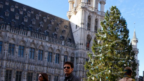 La Policía en Bruselas sigue en alerta durante las Navidades. La ciudad continúa con amenaza terrorista por lo que las calles están siempre muy vigiladas.