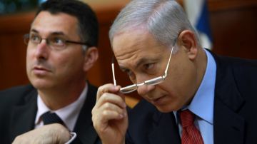 El Primer Ministro Benjamin Netanyahu y su el exministro Gidon Sa'ar.