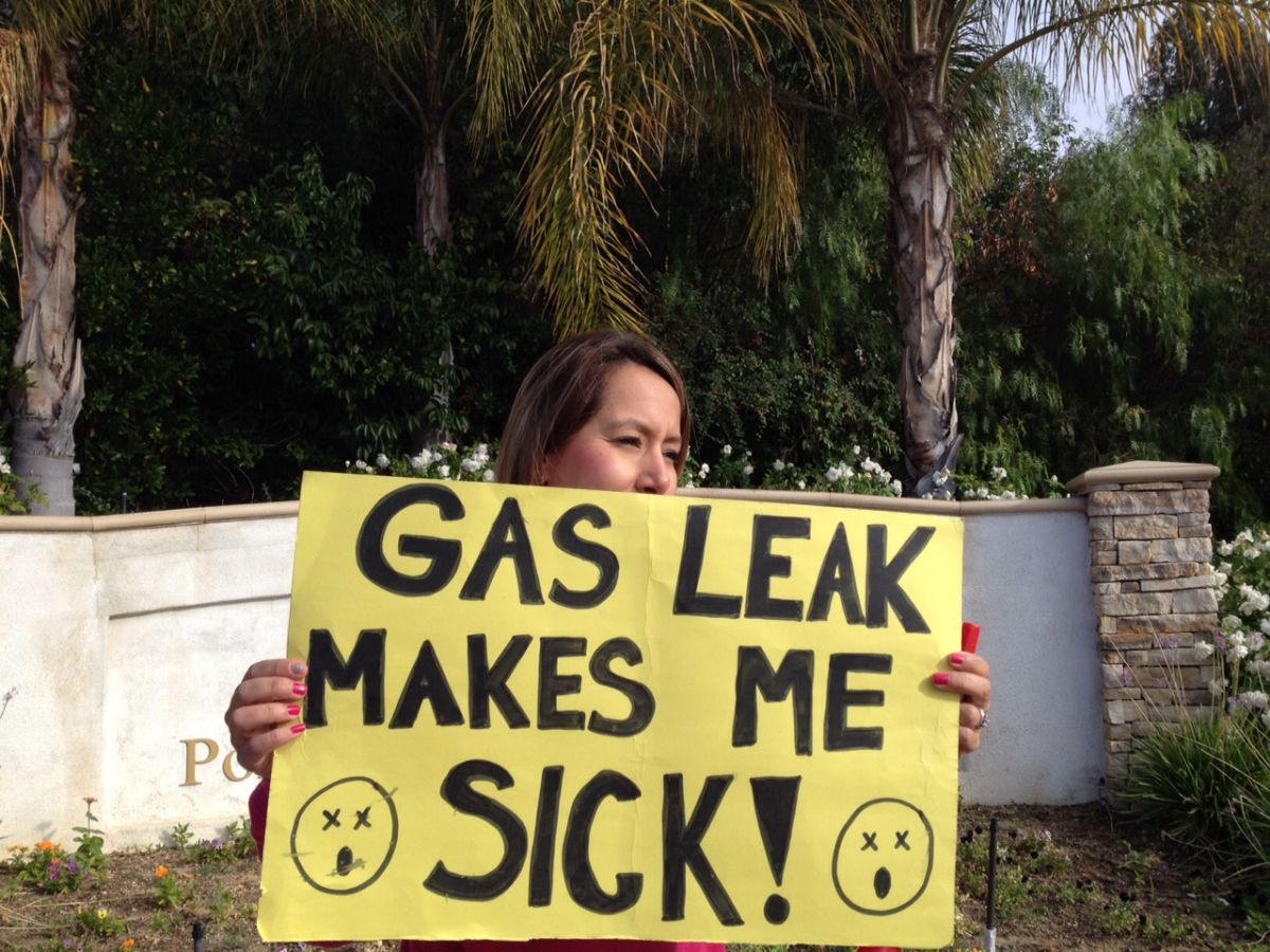 Rocío Arreola protesta por la fuga de gas en Porter Ranch.