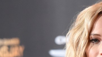 Jennifer mostró su figura mientras disfrutaba del cristalino mar.