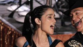 Julieta Venegas y Jorge Hernández de Los Tigres del Norte tienen esperanzas de llevarse otro gramófono a casa el 15 de febrero.