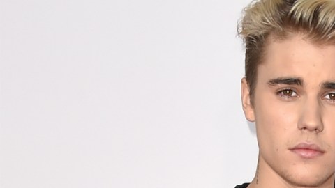 Los rasgos aniñados de Justin han hecho que lo comparen en más de una ocasión con la actriz de la serie 'Orange is the New Black' Ruby Rose.