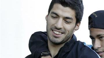 Luis Suárez (izq) viene de marcar un triplete en la semifinal.