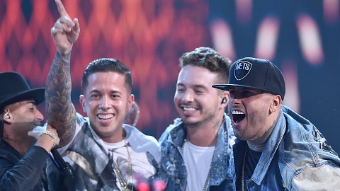 J Balvin y Nicky Jam son grandes amigos arriba y abajo del escenario.