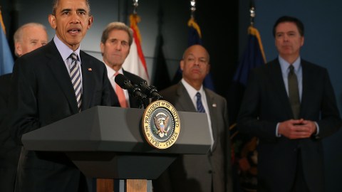 El presidente Barack Obama habla tras reunirse con su equipo de Seguridad Nacional en el Centro Contraterrorismo en Virginia.