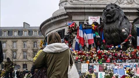 paris recuerda masacre isis estado islamico