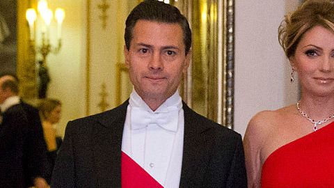 Enrique Peña Nieto y su esposa Angélica Rivera.