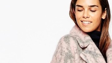 El rosado es un color que va muy bien con el negro, azul, beige, verde, café, gris, naranja y, obviamente, con las gamas de su misma paleta.