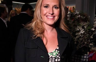 La conductora de CNN, Poppy Harlow, tuvo un contratiempo debido a su embarazo.